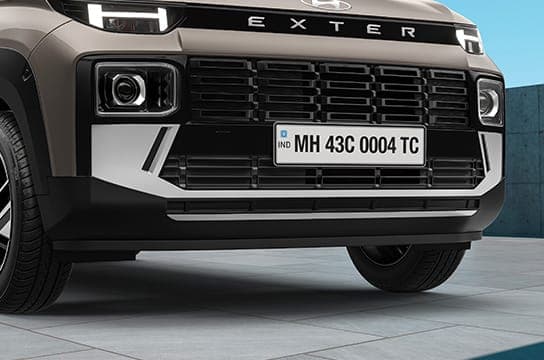 Bold front bumper I Black radiator grille